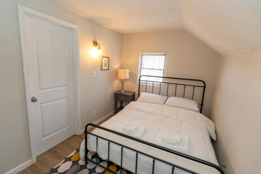 Cozy & Comfy Cottage In The City - W Parking 匹兹堡 外观 照片